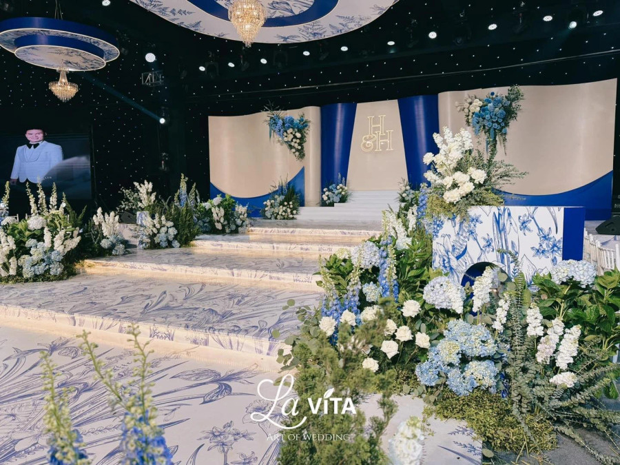 Bên trong nơi diễn ra lễ cưới của Quang Hải và Thanh Huyền được trang trí sang trọng, tinh tế.