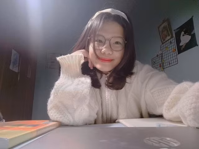 Thủ khoa Trần Thị Diễm Linh. Ảnh: NVCC