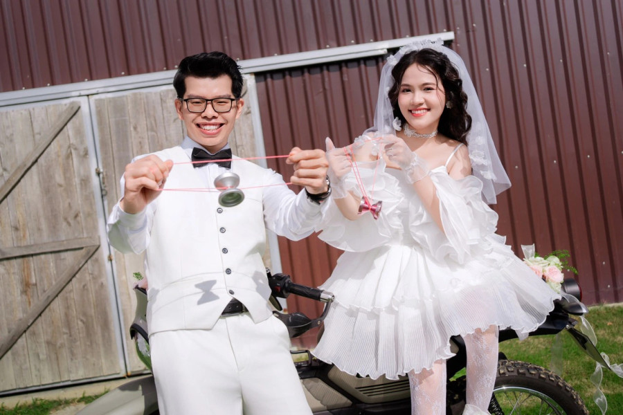 Bộ ảnh cưới chơi yoyo của cặp đôi gây sốt Bộ ảnh cưới chơi yoyo của cặp đôi gây sốt