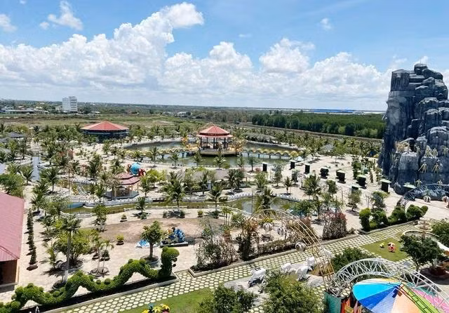 Khu du lịch Nhà Mát. ẢNH: TRẦN THANH PHONG