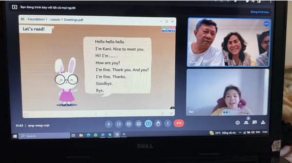 Những giờ học tiếng Anh vui vẻ của cả gia đình Thảo. Ảnh: NVCC Những giờ học tiếng Anh vui vẻ của cả gia đình Thảo. Ảnh: NVCC