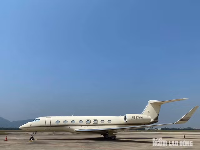 Chuyên cơ riêng của tỉ phú Bill Gates