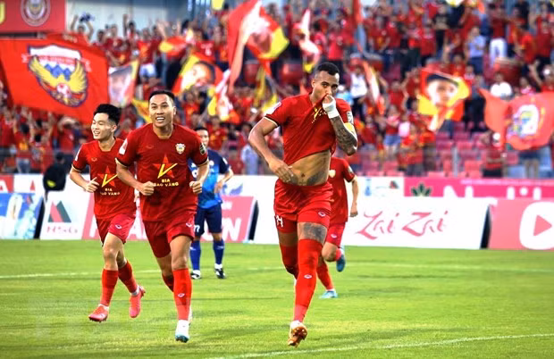 Niềm vui của các cầu thủ Hồng Lĩnh Hà Tĩnh. (Ảnh: Phan Quân/TTXVN)