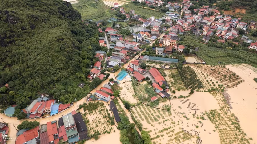 TP Lạng Sơn ngập nước mưa chiều 30-7 vừa qua