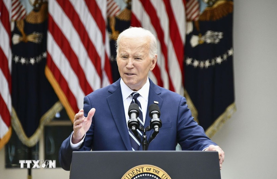 Tổng thống Mỹ Joe Biden phát biểu tại Nhà Trắng, Washington DC.. (Ảnh: Kyodo/TTXVN) Tổng thống Mỹ Joe Biden phát biểu tại Nhà Trắng, Washington DC.. (Ảnh: Kyodo/TTXVN)