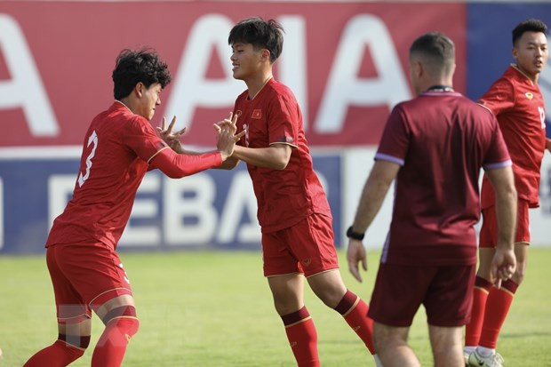 U22 Việt Nam trong buổi tập cuối trước khi gặp U22 Lào. (Ảnh: Minh Quyết/TTXVN) U22 Việt Nam trong buổi tập cuối trước khi gặp U22 Lào. (Ảnh: Minh Quyết/TTXVN)