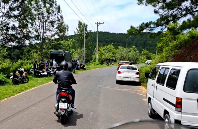 Khu vực cơ quan chức năng tiềm kiếm và phát hiện thi thể nữ giới trong khu du lịch quốc gia hồ Tuyền Lâm, TP Đà Lạt.