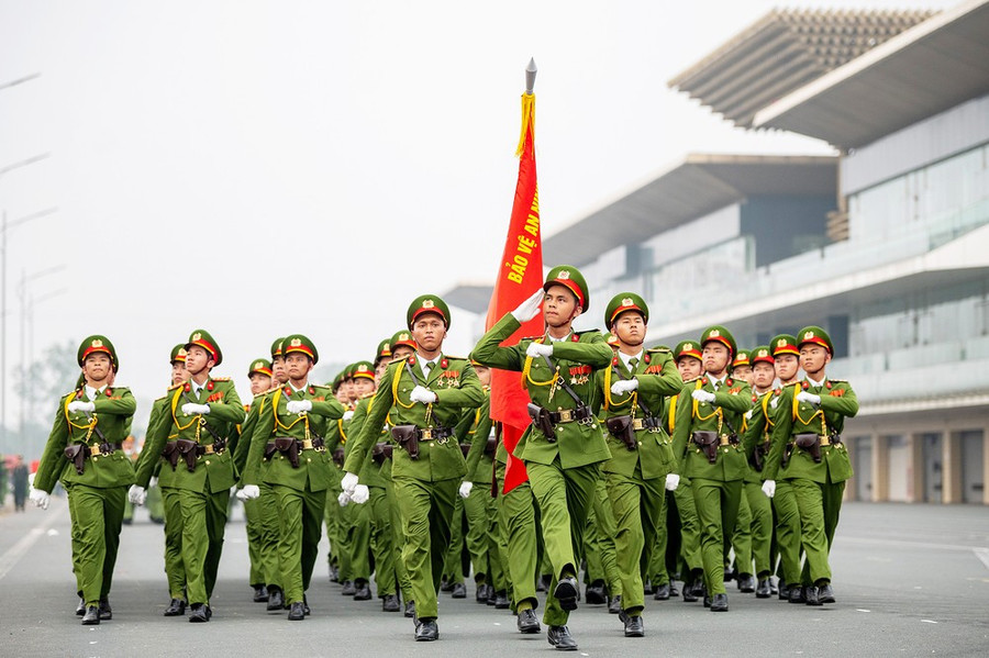 Khối nam sĩ quan Cảnh sát nhân dân.