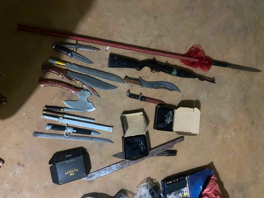 Nhiều vũ khí được phát hiện tại nhà của đối tượng Toàn.