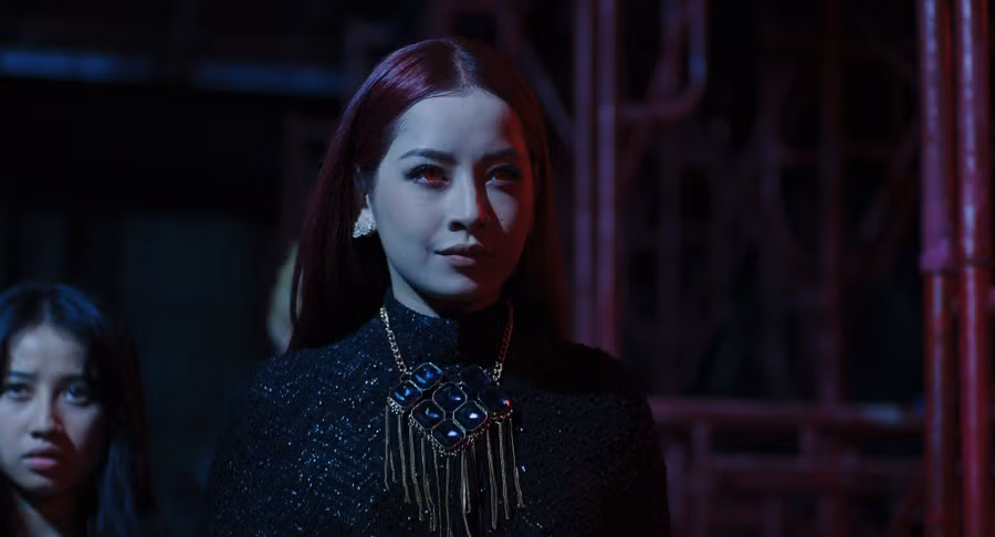 Tạo hình của Chi Pu trong "Người mặt trời"