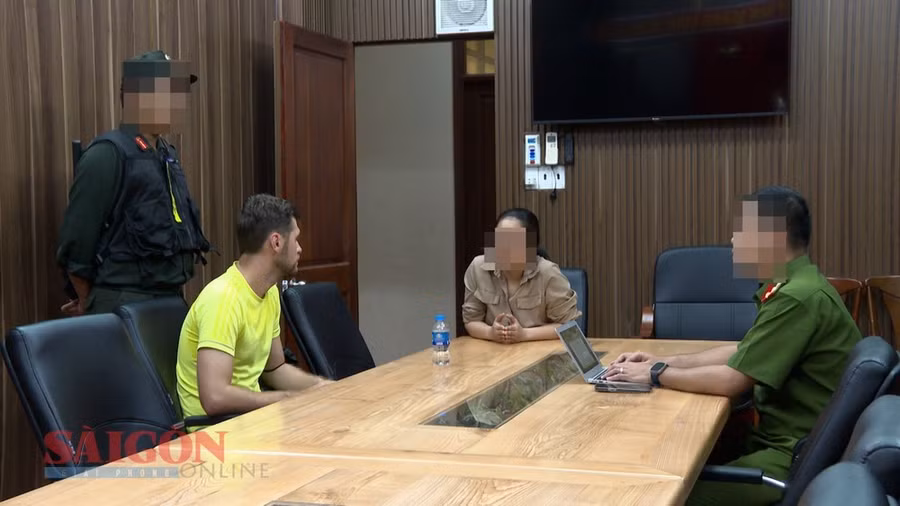 Công an lấy lời khai Bugaevskiy Tymur.