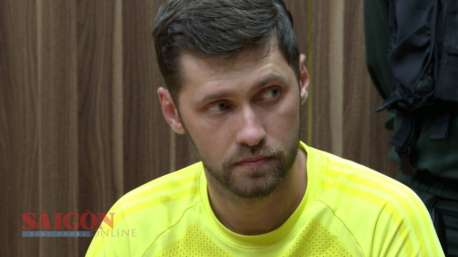 Đối tượng Bugaevskiy Tymur tại cơ quan công an Đối tượng Bugaevskiy Tymur tại cơ quan công an