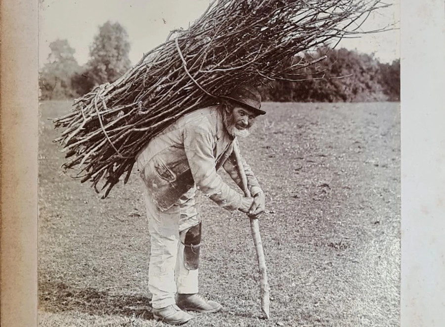 Người đàn ông bí ẩn trên bìa album của Led Zeppelin