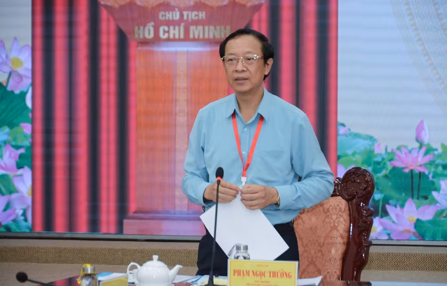 Thứ trưởng Phạm Ngọc Thưởng phát biểu tại buổi làm việc với Ban chỉ đạo thi tỉnh Bạc Liêu. (Ảnh: PV/Vietnam+)