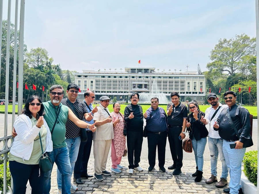 Một đoàn khách Ấn Độ tham quan Dinh Độc lập. (Nguồn ảnh: Vietravel) Một đoàn khách Ấn Độ tham quan Dinh Độc lập. (Nguồn ảnh: Vietravel)