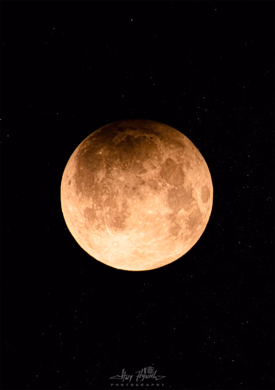 Quan niệm mặt sau của mặt trăng luôn tối là không chính xác. Ảnh: HUY HYUNH