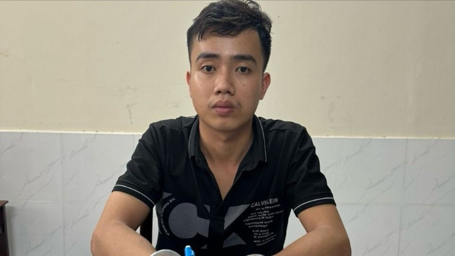 Nghi phạm Khoa tại cơ quan công an
