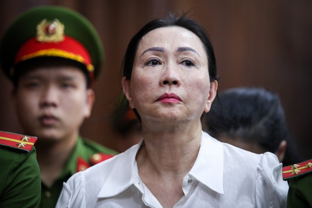 Bị cáo Trương Mỹ Lan tại phiên xét xử sơ thẩm giai đoạn 1. Ảnh: Hoàng Triều