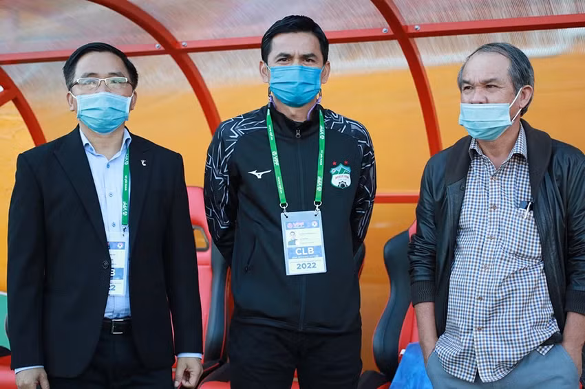 Bầu Đức cùng các cộng sự cũ và mới cần tìm ra giải pháp vực dậy HA Gia Lai. Ảnh: ANH PHƯƠNG