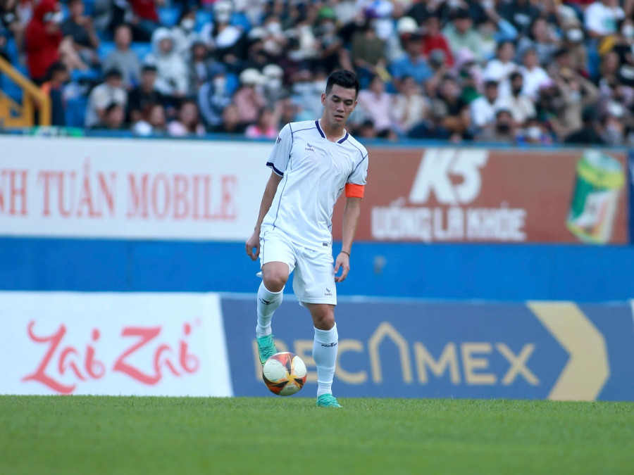 Trận đấu "Lan tỏa yêu thương" được tổ chức từ ý tưởng của tiền đạo Tiến Linh. Ảnh Khang Nguyên Trận đấu "Lan tỏa yêu thương" được tổ chức từ ý tưởng của tiền đạo Tiến Linh. Ảnh Khang Nguyên