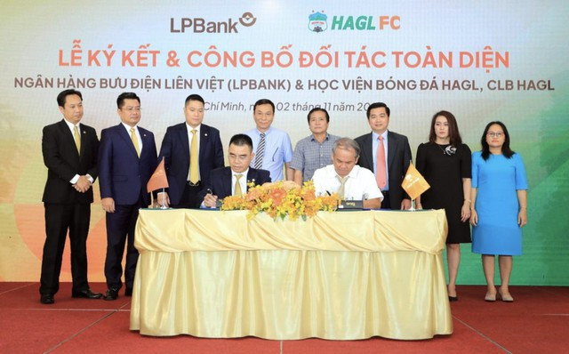 Mới đây, LPBank và Học viện bóng đá Hoàng Anh Gia Lai đã ký hợp tác toàn diện