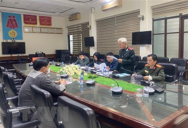 Đối tượng V.M.Đ (trái) tại buổi làm việc với các cơ quan chức năng. (Ảnh: TTXVN phát) Đối tượng V.M.Đ (trái) tại buổi làm việc với các cơ quan chức năng. (Ảnh: TTXVN phát)
