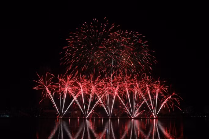 Mang chủ đề “Sắc màu hi vọng”, đội Pháp đã khắc họa những câu chuyện về tình yêu, niềm hi vọng bằng ngôn ngữ của ánh sáng điệu nghệ và âm nhạc đầy lôi cuốn Mang chủ đề “Sắc màu hi vọng”, đội Pháp đã khắc họa những câu chuyện về tình yêu, niềm hi vọng bằng ngôn ngữ của ánh sáng điệu nghệ và âm nhạc đầy lôi cuốn