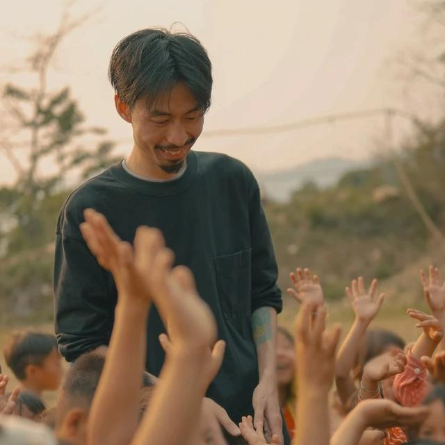 Với MV Nấu ăn cho em và những dự án vì cộng đồng, Đen Vâu được Trung ương Đoàn trao giải thưởng Tình nguyện quốc gia vào ngày 2.12.2023 - Ảnh: NVCC Với MV Nấu ăn cho em và những dự án vì cộng đồng, Đen Vâu được Trung ương Đoàn trao giải thưởng Tình nguyện quốc gia vào ngày 2.12.2023 - Ảnh: NVCC