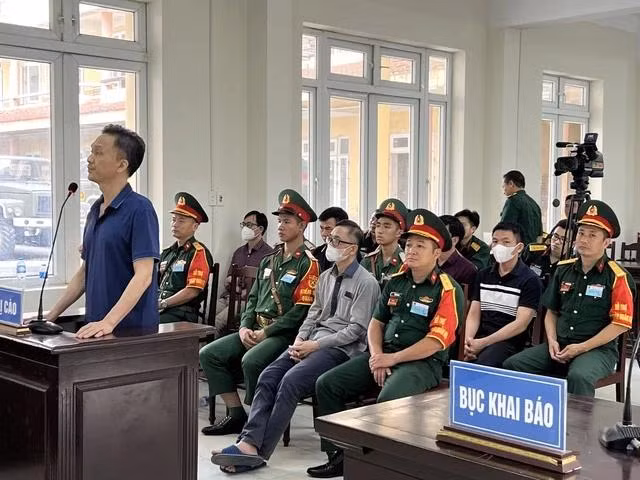 Các bị cáo tại phiên tòa phúc thẩm ngày 17.7. Ảnh: TUYẾN PHAN