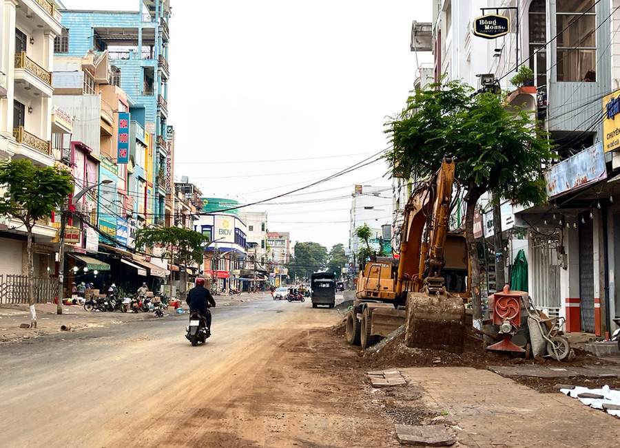 Sau khi dự án mở rộng đường Hoàng Văn Thụ hoàn thành, đường điện sinh hoạt, điện chiếu sáng dọc tuyến sẽ được thiết kế ngầm dưới vỉa hè. Ảnh: M.N