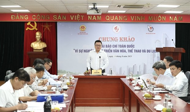 Hội đồng Chung khảo thực hiện công tác xét Giải. (Nguồn: Văn hóa)
