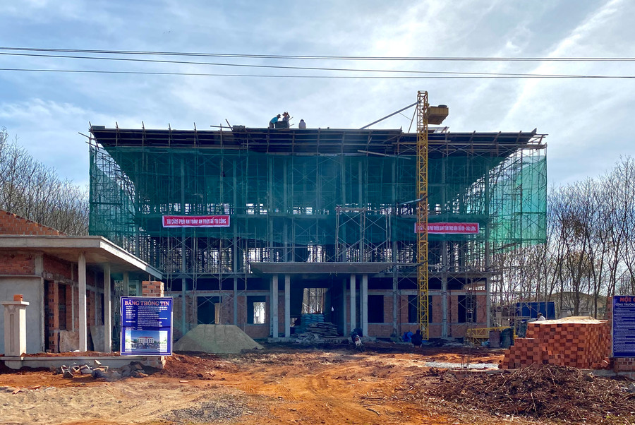 Công trình trụ sở Viện Kiểm sát nhân dân huyện Đak Đoa đang được đẩy nhanh tiến độ xây dựng. Ảnh: H.D