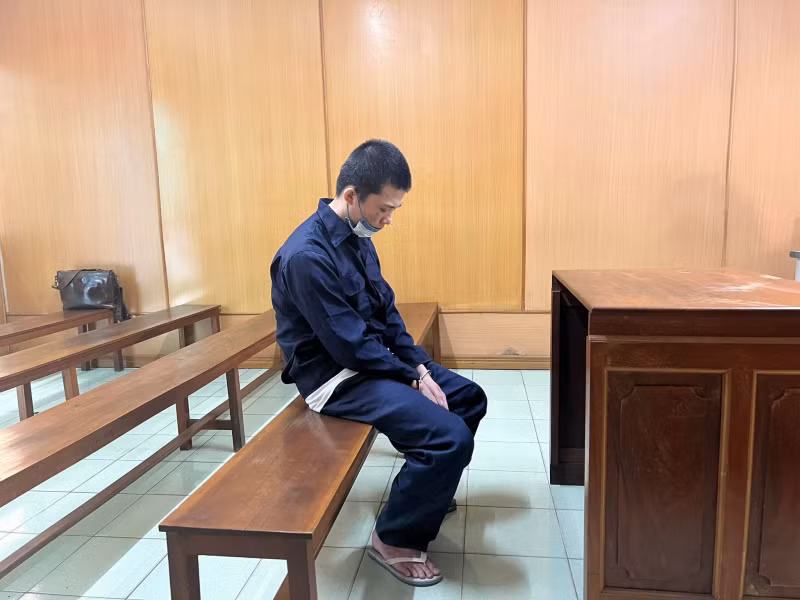 Bị cáo Huỳnh Văn Được trong lúc chờ nghị án.