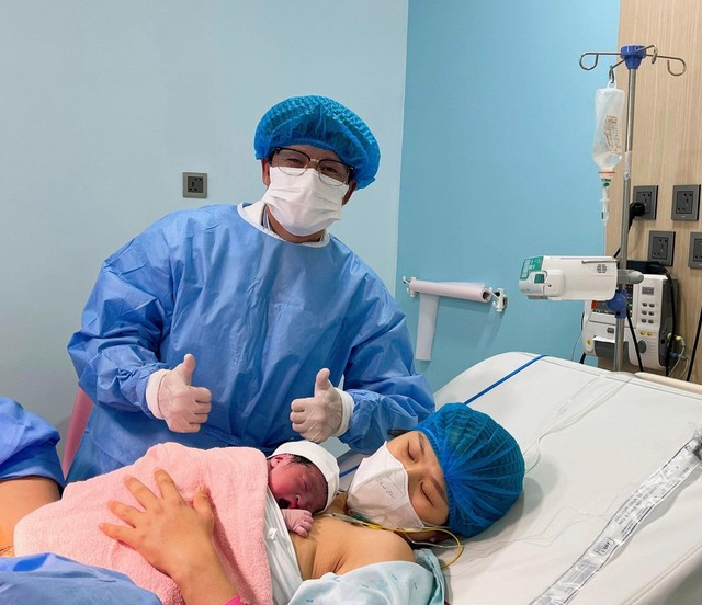 Ths.BS. Lê Huy Khải, Trưởng Đơn vị IVFMD BMT đồng hành cùng ca sinh thứ 100 bằng IVF tại bệnh viện Ths.BS. Lê Huy Khải, Trưởng Đơn vị IVFMD BMT đồng hành cùng ca sinh thứ 100 bằng IVF tại bệnh viện