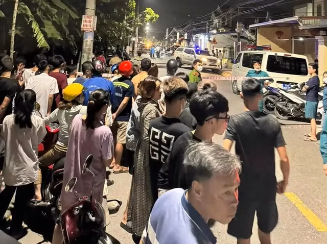 Người dân địa phương bàng hoàng trước sự việc.