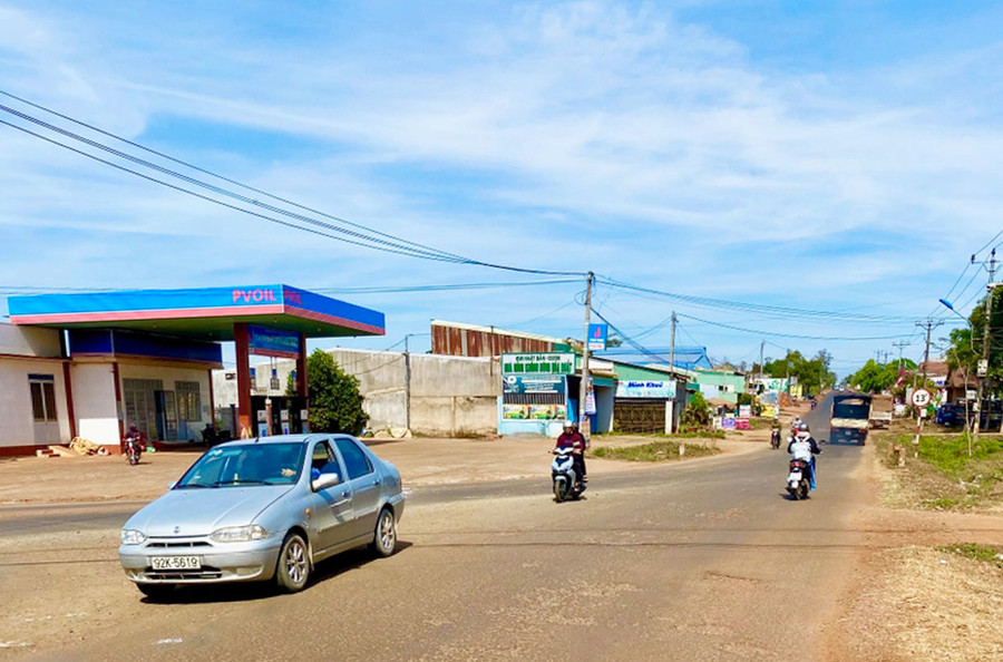 Một góc trung tâm xã Glar, huyện Đak Đoa. Ảnh: H.D Một góc trung tâm xã Glar, huyện Đak Đoa. Ảnh: H.D