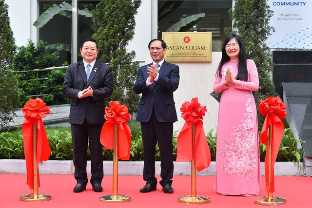 Khánh thành Quảng trường ASEAN tại Học viện Ngoại giao. Ảnh: THẢO PHẠM