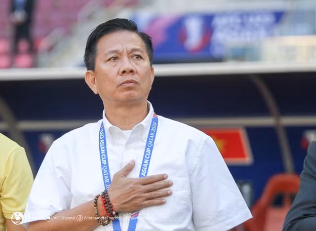 HLV Hoàng Anh Tuấn thôi việc tại VFF