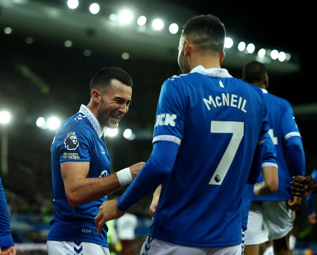 Niềm vui của Harrison và Everton Niềm vui của Harrison và Everton