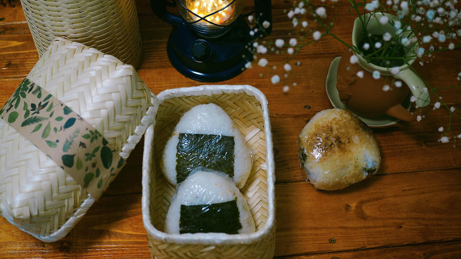 Những khoảnh khắc đời thường qua ống kính của nữ nhà văn bỗng nên thơ hơn. Ảnh: NVCC