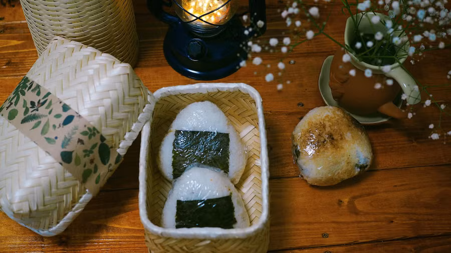 Những khoảnh khắc đời thường qua ống kính của nữ nhà văn bỗng nên thơ hơn. Ảnh: NVCC Những khoảnh khắc đời thường qua ống kính của nữ nhà văn bỗng nên thơ hơn. Ảnh: NVCC