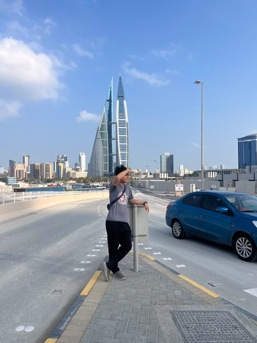 Tại Bahrain,một quốc đảo nằm giữa Qatar và duyên hải đông bắc của Ả Rập Xê Út.