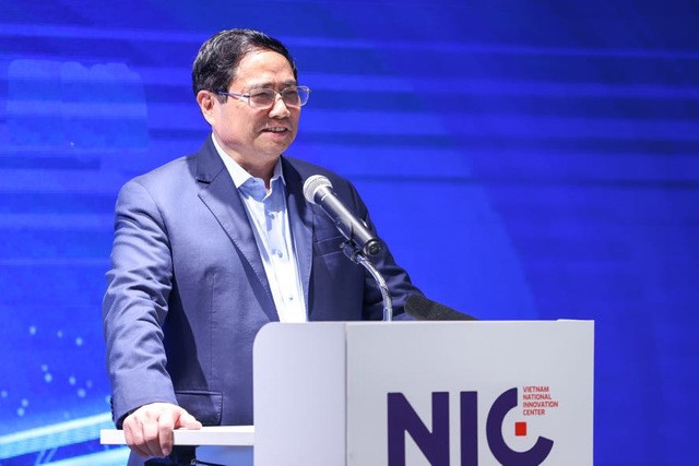 Thủ tướng Chính phủ mong muốn Trung tâm Đổi mới sáng tạo quốc gia Việt Nam phải "hội tụ trí tuệ và lan toả lợi ích đổi mới sáng tạo Việt Nam". Ảnh: VGP/Nhật Bắc Thủ tướng Chính phủ mong muốn Trung tâm Đổi mới sáng tạo quốc gia Việt Nam phải "hội tụ trí tuệ và lan toả lợi ích đổi mới sáng tạo Việt Nam". Ảnh: VGP/Nhật Bắc