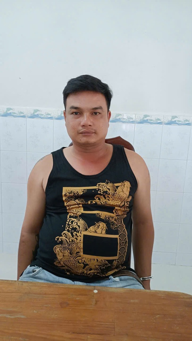 Đối tượng Phong tại cơ quan công an Đối tượng Phong tại cơ quan công an