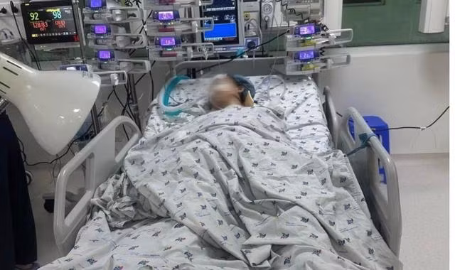 Bệnh nhi hồi phục sau 2 tháng điều trị tích cực. Ảnh BSCC