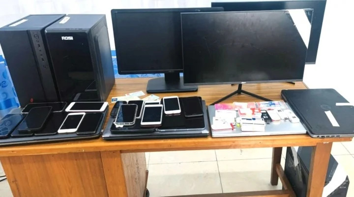 Phương tiện nhóm lừa đảo sử dụng bị cơ quan công an thu giữ. (Ảnh: Công an cung cấp) Phương tiện nhóm lừa đảo sử dụng bị cơ quan công an thu giữ. (Ảnh: Công an cung cấp)