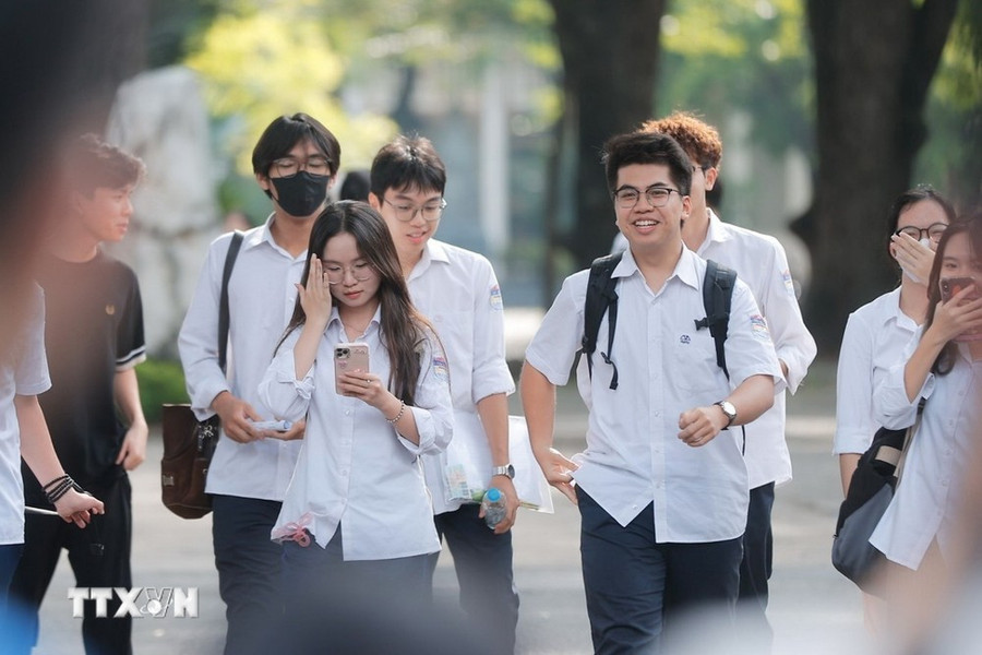 Niềm vui của các thí sinh khi hoàn thành Kỳ thi tốt nghiệp Trung học Phổ thông quốc gia năm 2024. (Ảnh: Minh Quyết/TTXVN) Niềm vui của các thí sinh khi hoàn thành Kỳ thi tốt nghiệp Trung học Phổ thông quốc gia năm 2024. (Ảnh: Minh Quyết/TTXVN)