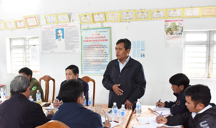 Bí thư Tỉnh ủy Hồ Văn Niên phát biểu tại buổi sinh hoạt Chi bộ làng Sơ Lam (xã Krong, huyện Kbang). Ảnh: Đức Thụy Bí thư Tỉnh ủy Hồ Văn Niên phát biểu tại buổi sinh hoạt Chi bộ làng Sơ Lam (xã Krong, huyện Kbang). Ảnh: Đức Thụy