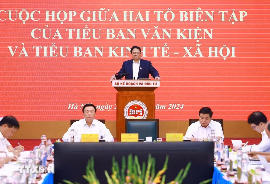 Thủ tướng Phạm Minh Chính, Trưởng Tiểu ban Kinh tế-Xã hội Đại hội XIV của Đảng phát biểu. (Ảnh: Dương Giang/TTXVN)