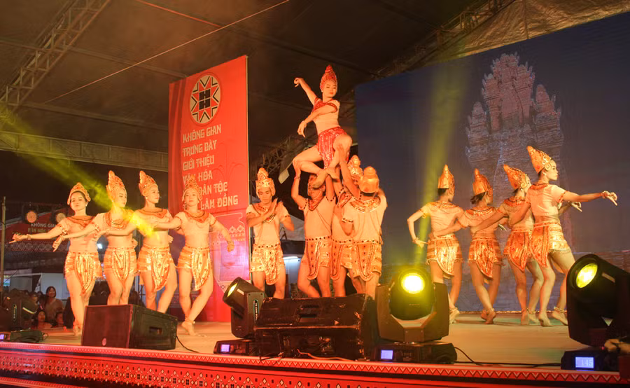 Vũ điệu nữ thần Chăm